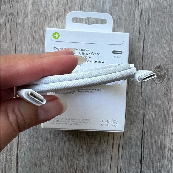 Apple USB-C 1 M Length Braided Cable + 20W USB-C Power Adapter - Picture 4 of 7